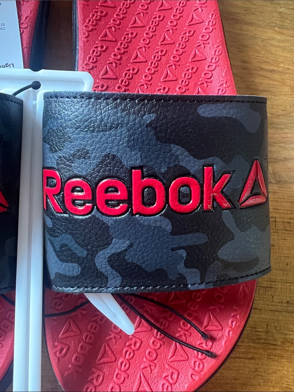 Reebok Red & Black Camo Kids' Slide Sandals size 5 - Picture 8 of 8